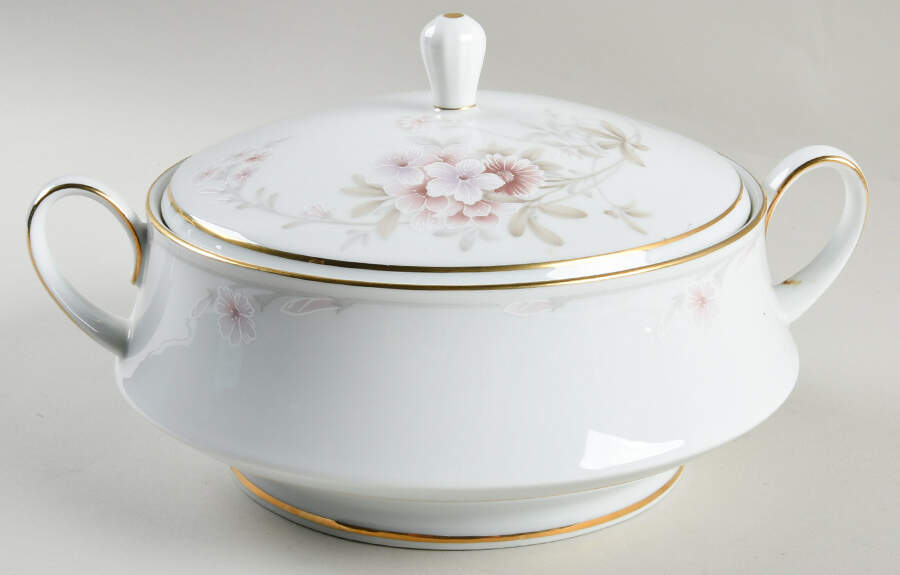 Shrewsbury Round Covered Vegetable by Noritake-1