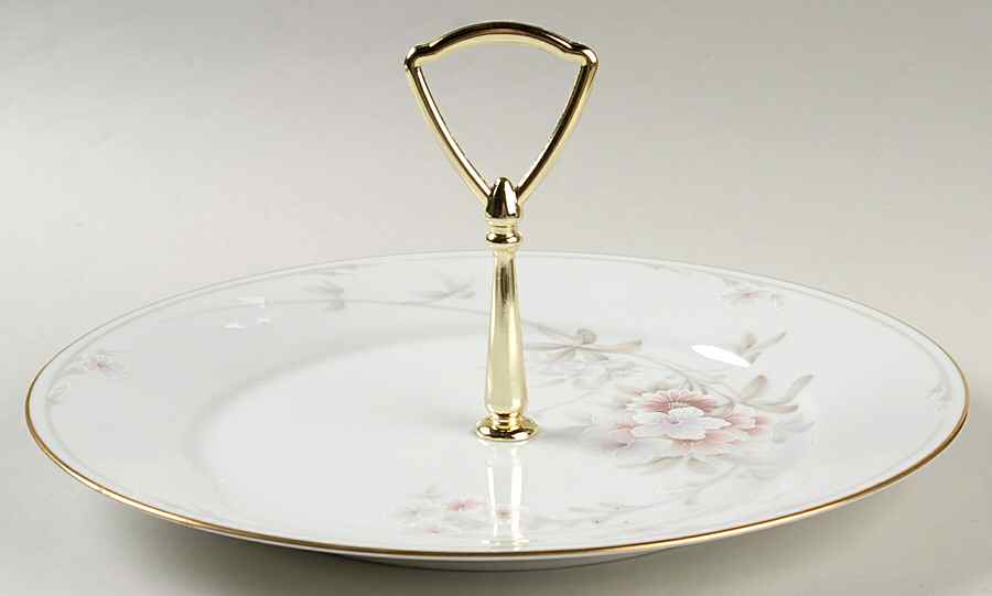 Shrewsbury Round Serving Plate with Handle (DP) by Noritake-1