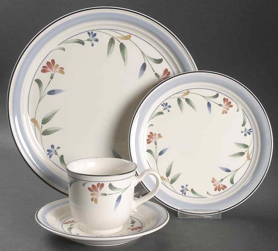 Shannon Spring 4 Piece Place Setting by Noritake-1