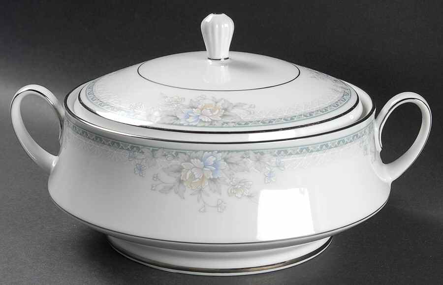 Silk Garland Round Covered Vegetable by Noritake-1