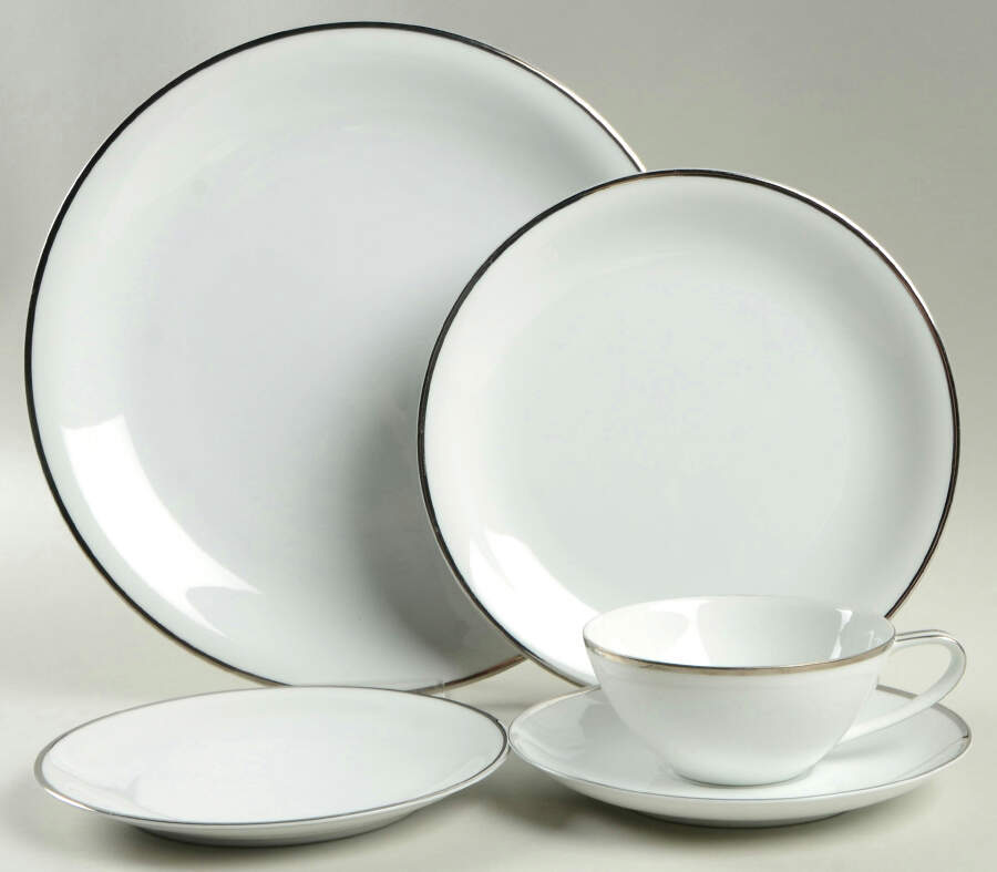 Silverdale 40 Piece Estate Set by Noritake-1
