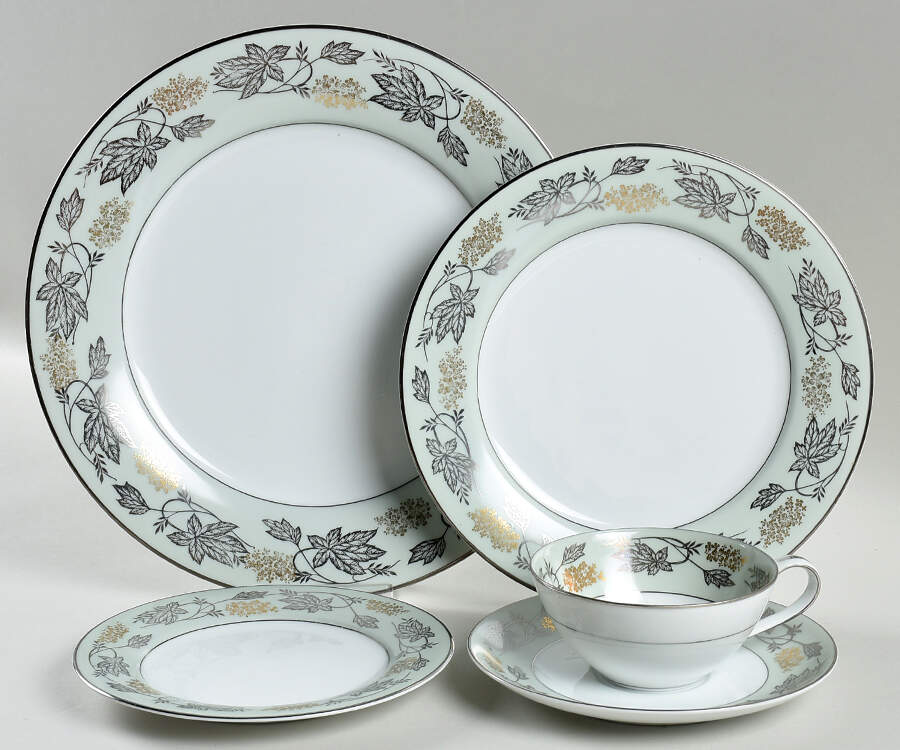 Silvine 40 Piece Estate Set by Noritake-1