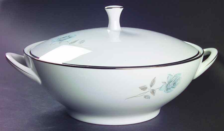Simone Round Covered Vegetable by Noritake-1