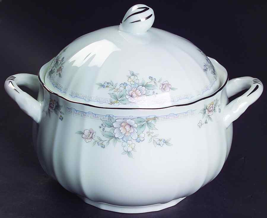 Smithfield Round Covered Vegetable by Noritake-1