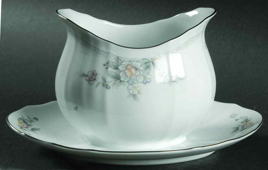 Smithfield Gravy Boat with Attached Underplate by Noritake-1