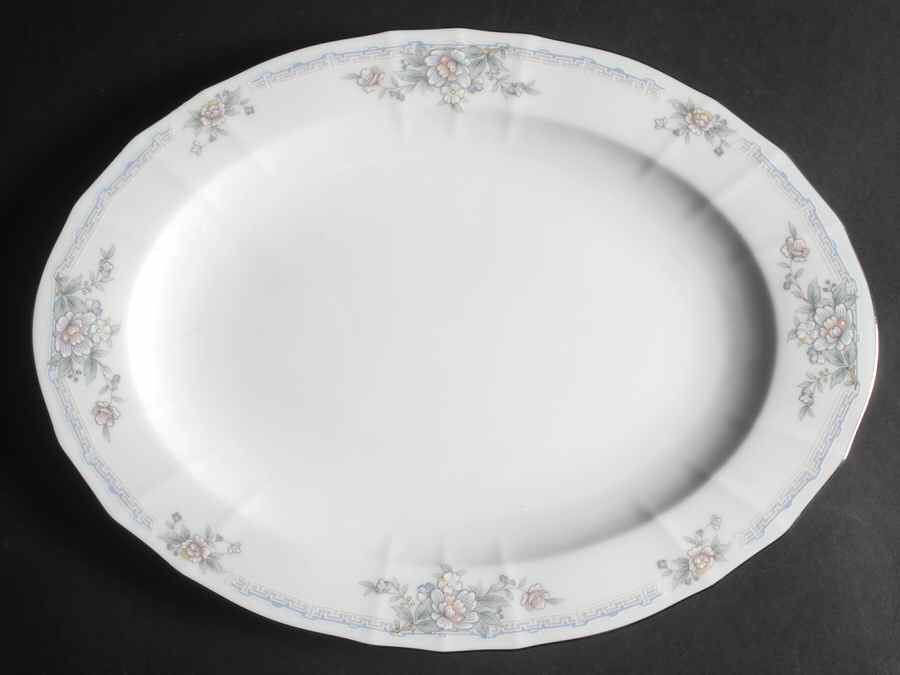 Smithfield 14" Oval Serving Platter by Noritake-1