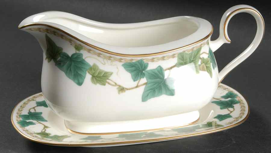 Southern Estate Gravy Boat & Underplate (Relish/Butter) by Noritake-1