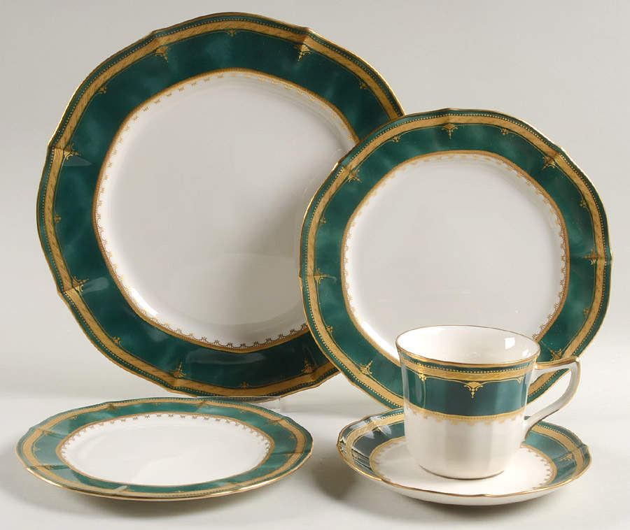 Solemn Emerald 40 Piece Estate Set by Noritake-1