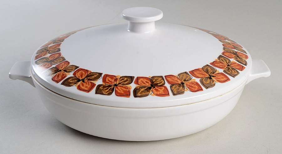 Southern Glow Large Skillet & Lid by Noritake-1