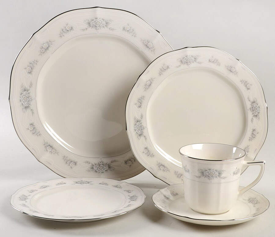 Southern Lace 40 Piece Estate Set by Noritake-1