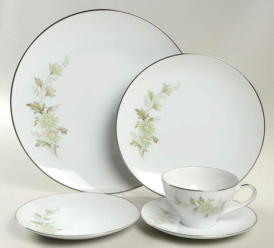 Soroya 5 Piece Place Setting by Noritake-1