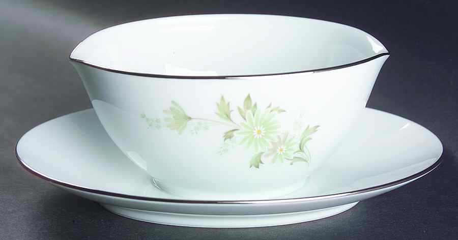 Soroya Gravy Boat with Attached Underplate by Noritake-1
