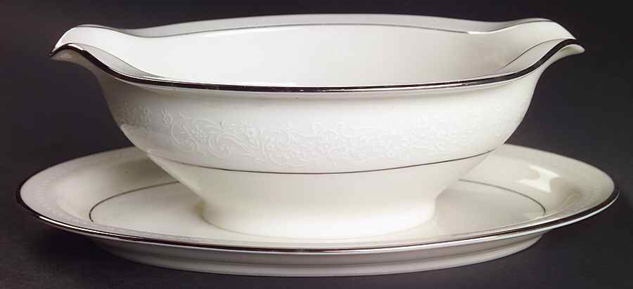 Sorrento Gravy Boat with Attached Underplate by Noritake-1