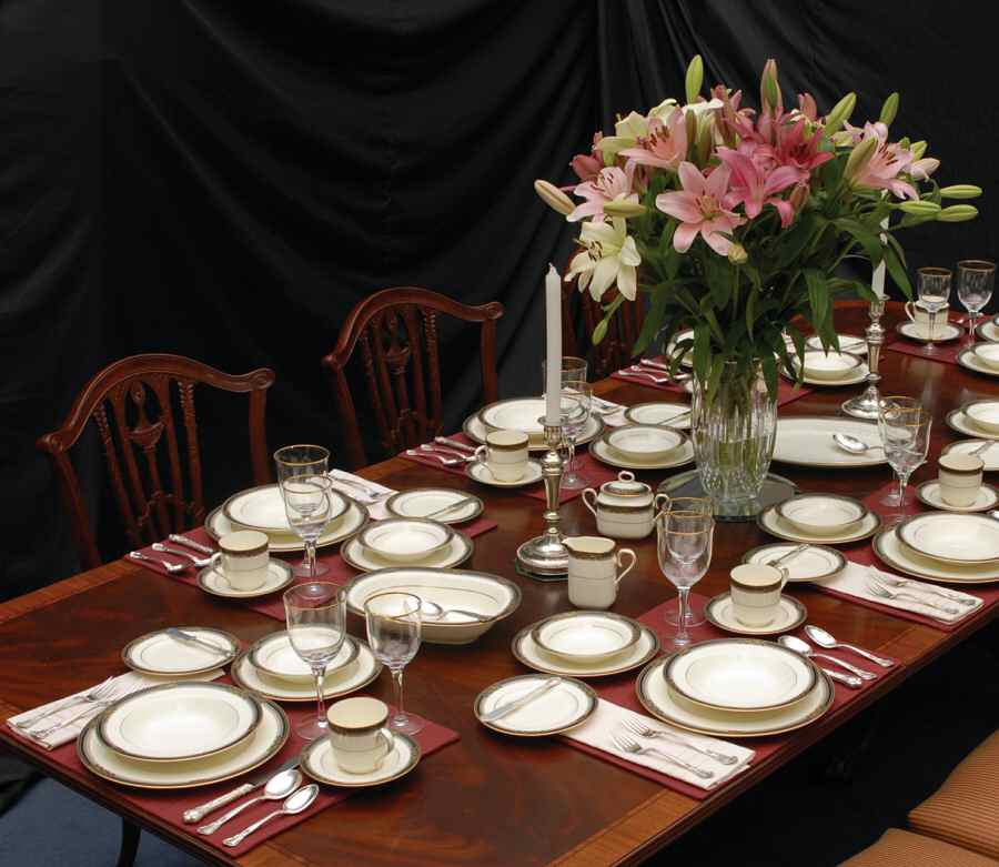 Spell Binder 61 Piece Estate Set by Noritake-1