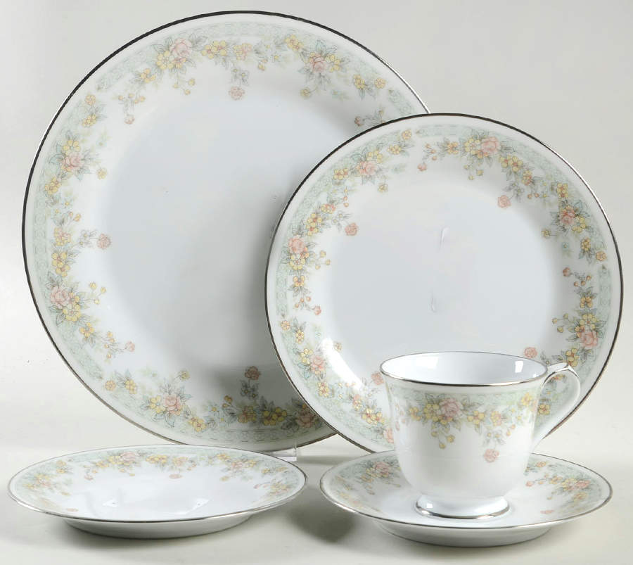 Spring Field 5 Piece Place Setting by Noritake-1