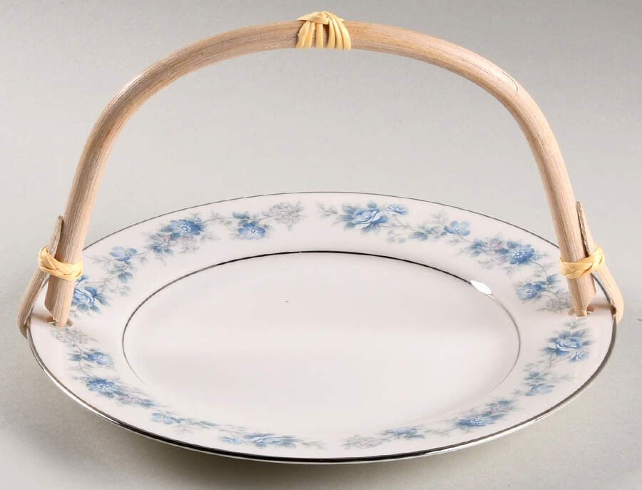 Splendor 5 3/8"-5 5/8" Bamboo Handled Serving Plate  HC by Noritake-1