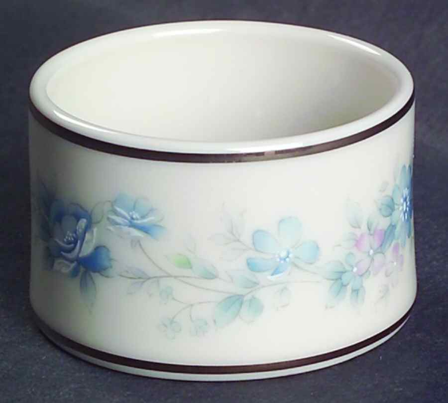 Splendor Napkin Ring by Noritake-1