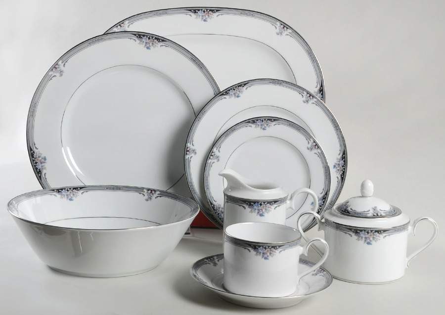 Squirewood 45 Piece Starter Set by Noritake-1