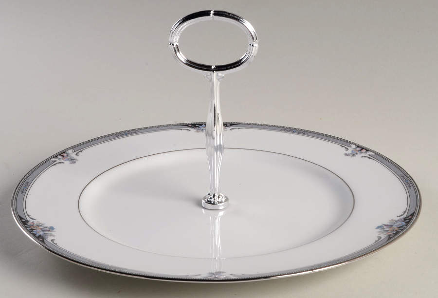 Squirewood Round Serving Plate with Handle (DP) by Noritake-1
