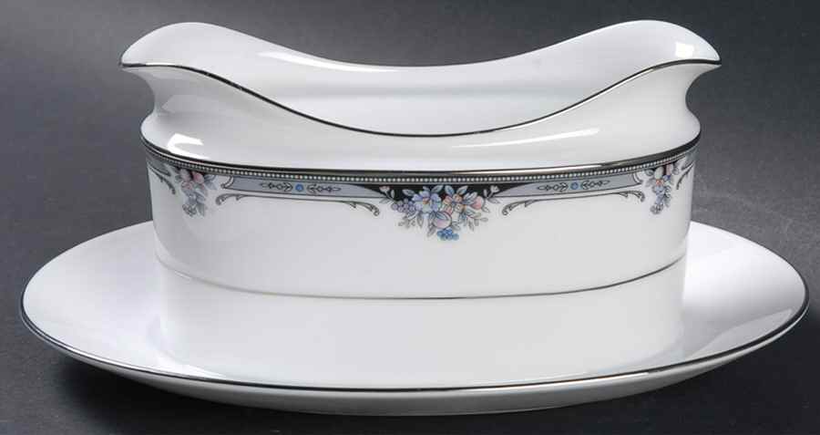 Squirewood Gravy Boat with Attached Underplate by Noritake-1