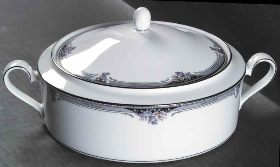 Squirewood Round Covered Vegetable by Noritake-1