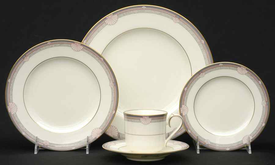 Stanford Court 5 Piece Place Setting by Noritake-1