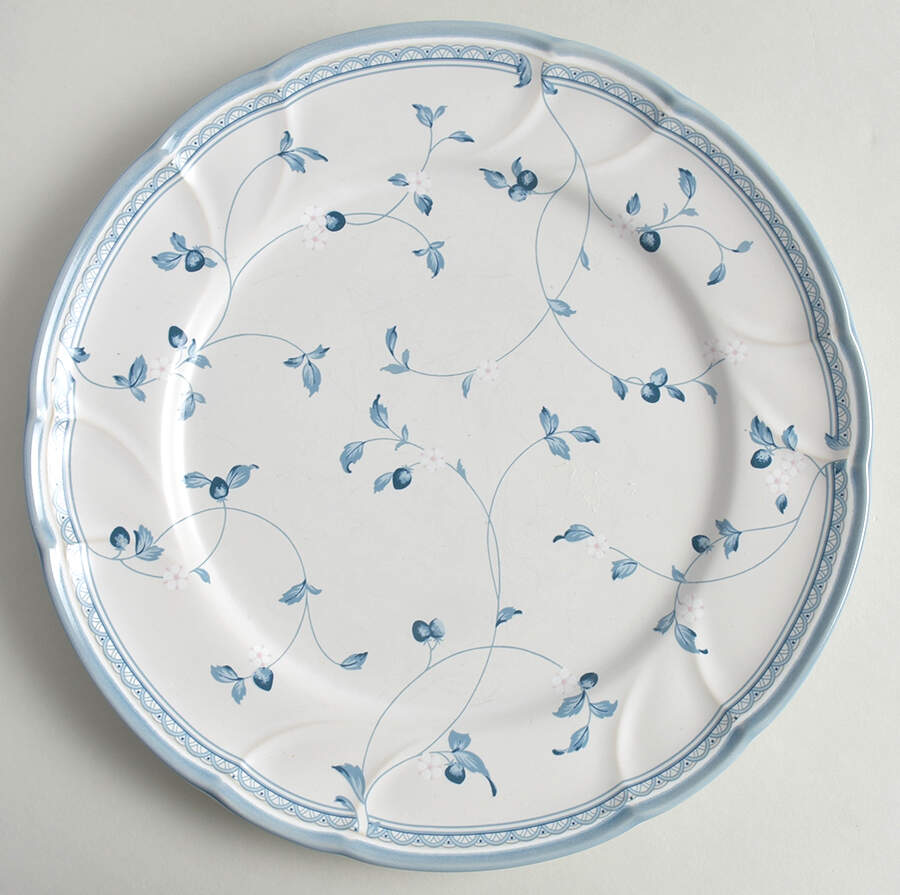 Strawberry Delight Dinner Plate by Noritake-1