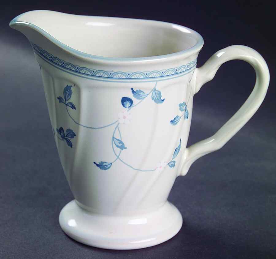 Strawberry Delight Creamer by Noritake-1
