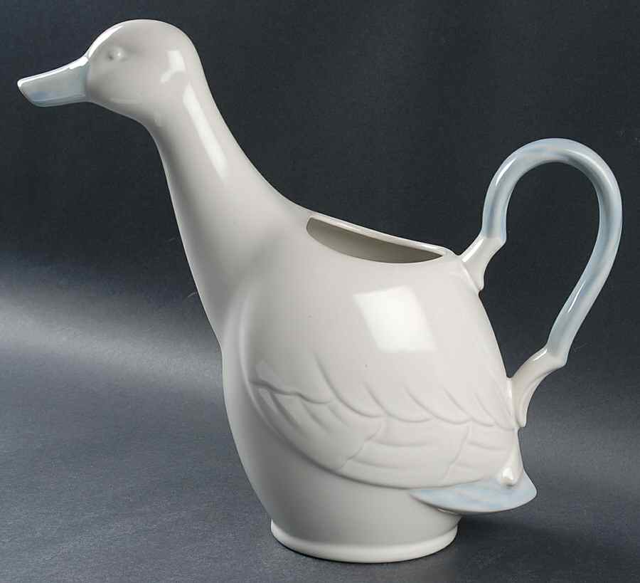 Strawberry Delight 48 Oz Pitcher by Noritake-1