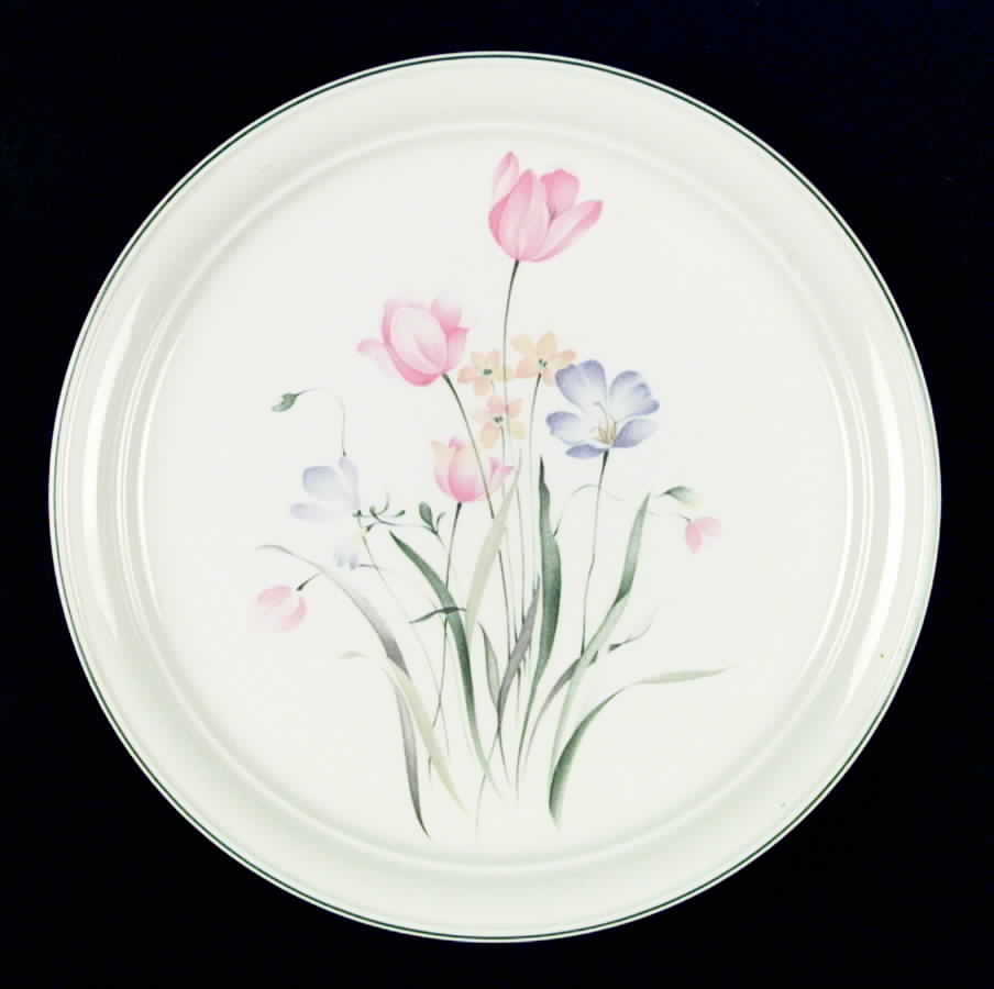 Stepping High Dinner Plate by Noritake-1