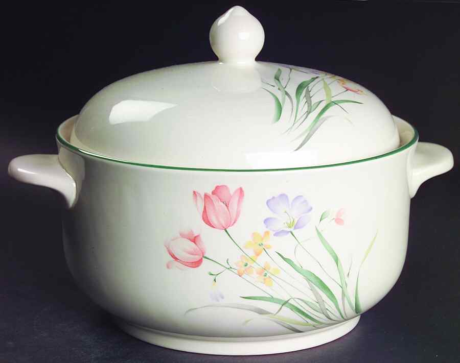 Stepping High 2 Qt Round Covered Casserole by Noritake-1