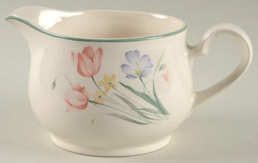 Stepping High Gravy Boat by Noritake-1