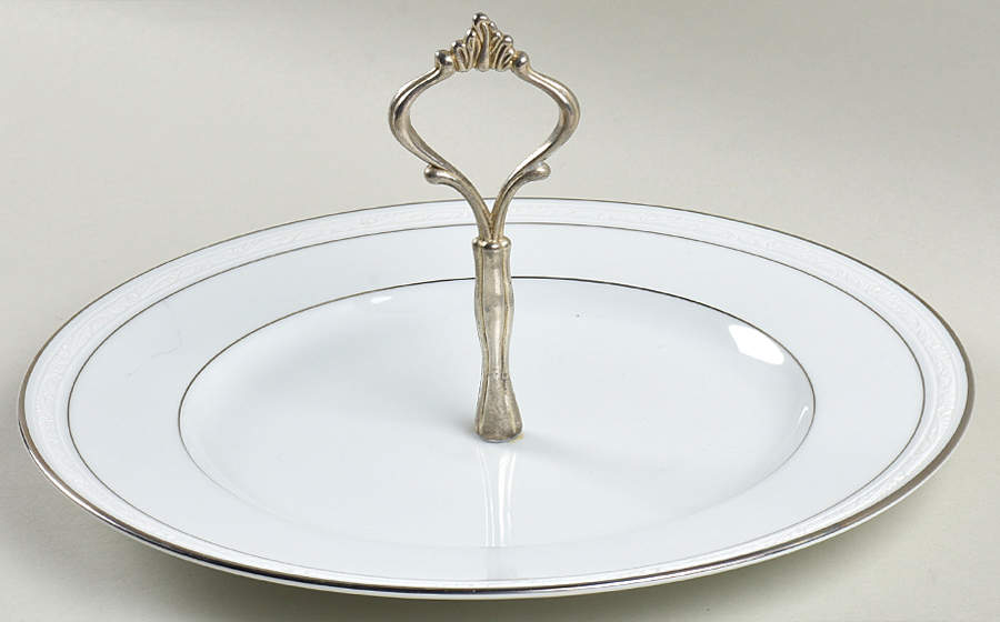 Stoneleigh Round Serving Plate with Handle (DP) by Noritake-1
