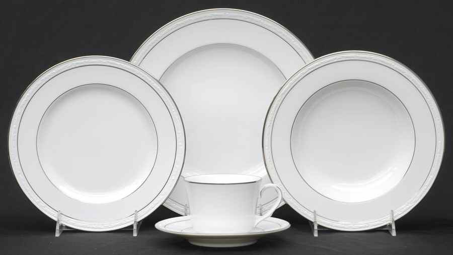 Stoneleigh 5 Piece Place Setting by Noritake-1