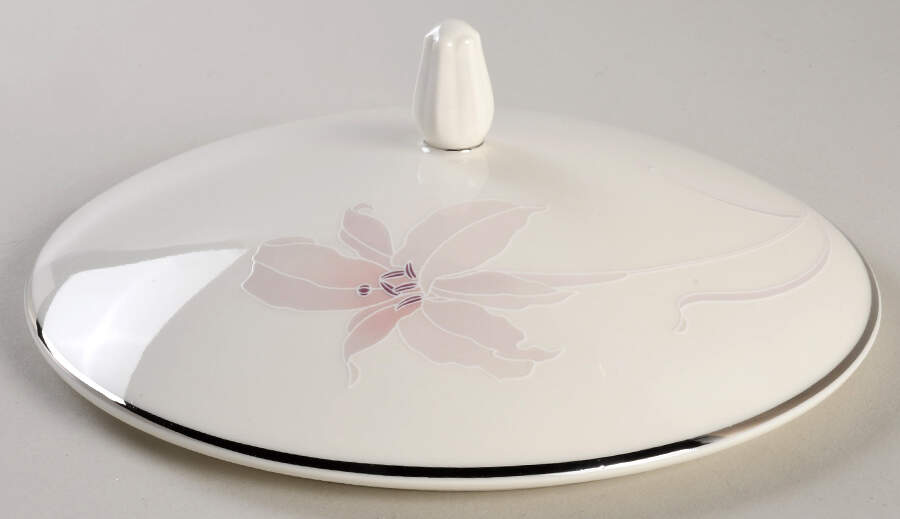 Suddenly Lid for Round Vegetable by Noritake-1