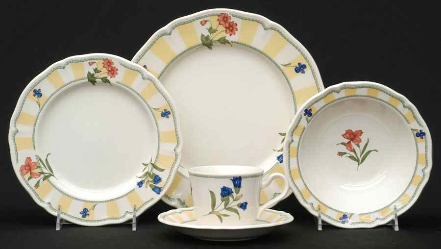 Summer Estate (Ireland) 5 Piece Place Setting by Noritake-1