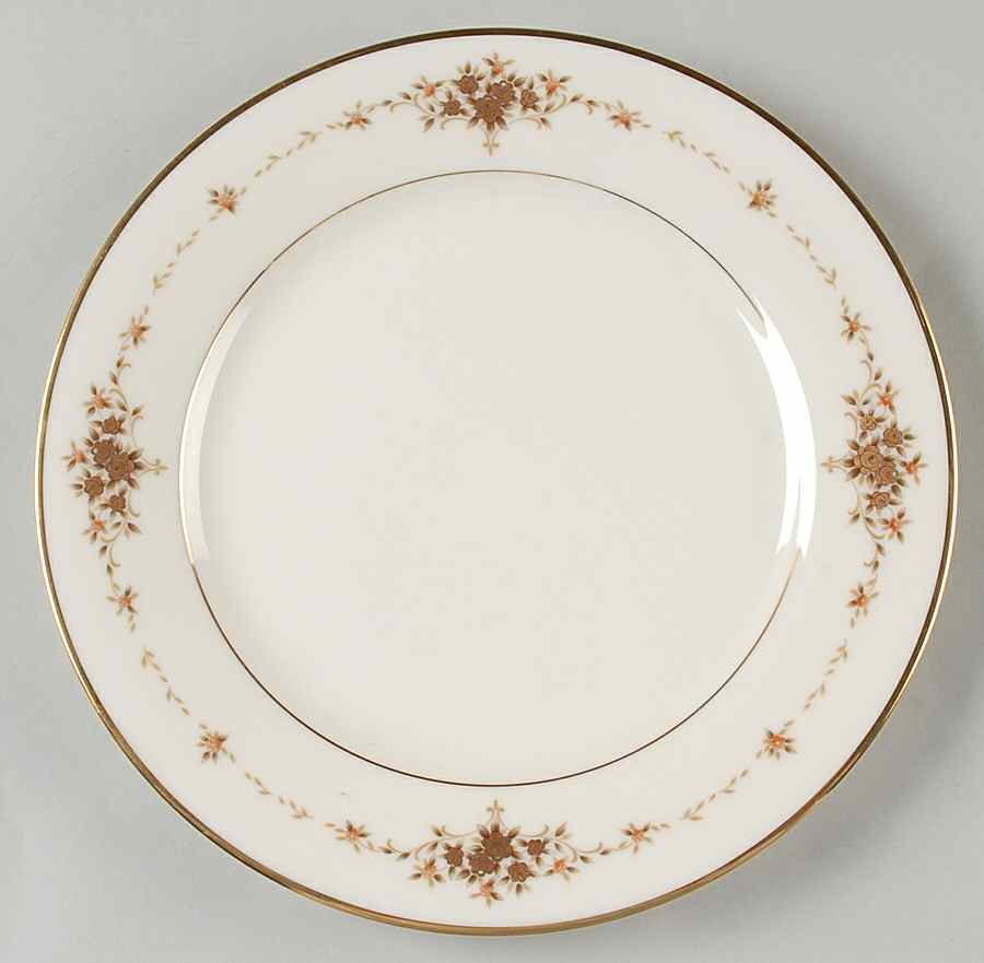 Suffolk Luncheon Plate by Noritake-1