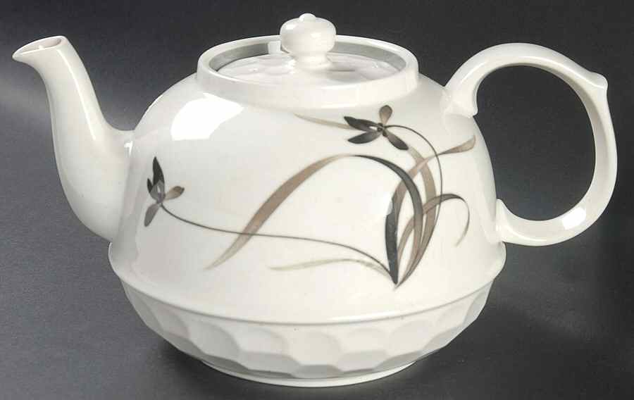 Sumiye Teapot & Lid by Noritake-1