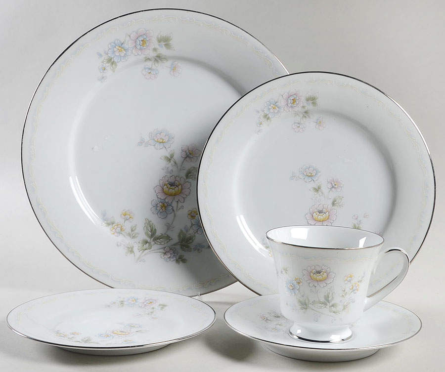Summerfield 5 Piece Place Setting by Noritake-1