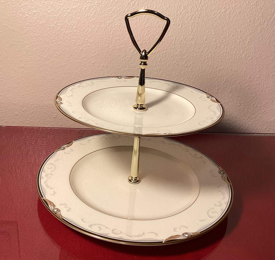 Sunswept 2 Tiered Serving Tray (Dinner & Salad Plate) by Noritake-1
