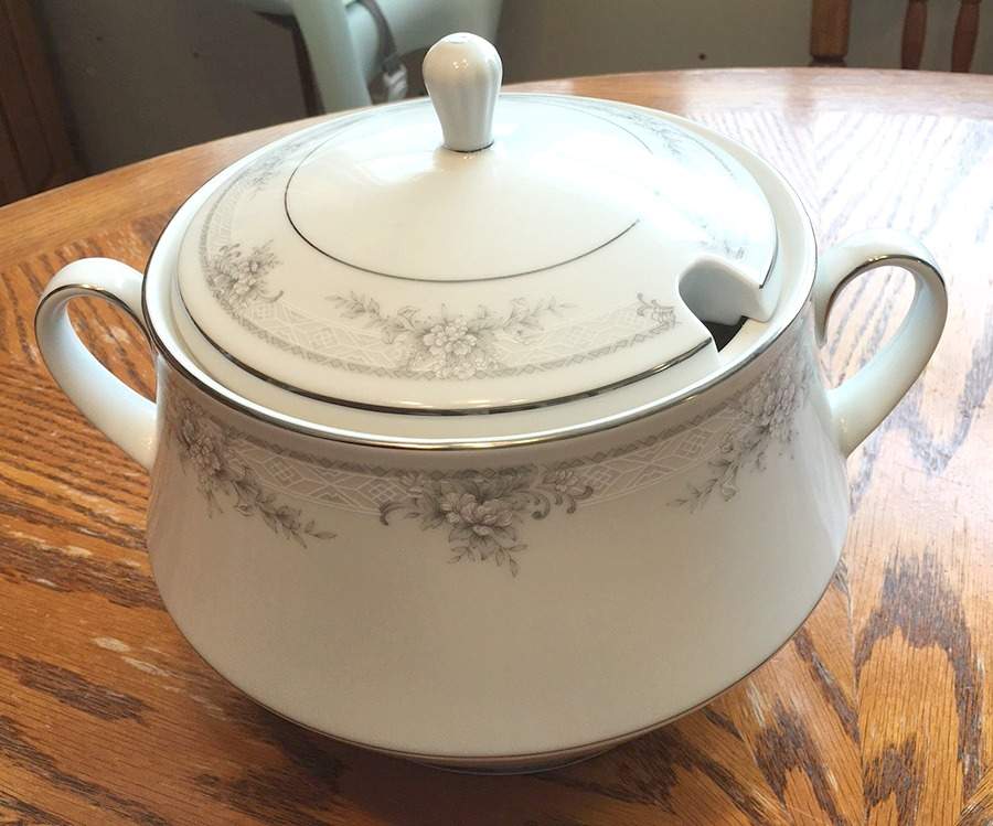 Sweet Leilani Tureen &  Lid by Noritake-1