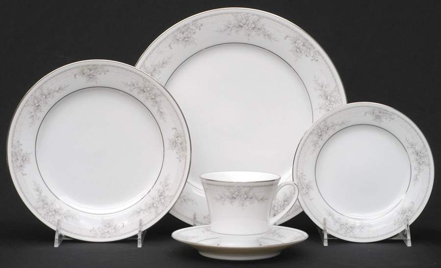 Sweet Leilani 40 Piece Set by Noritake-1