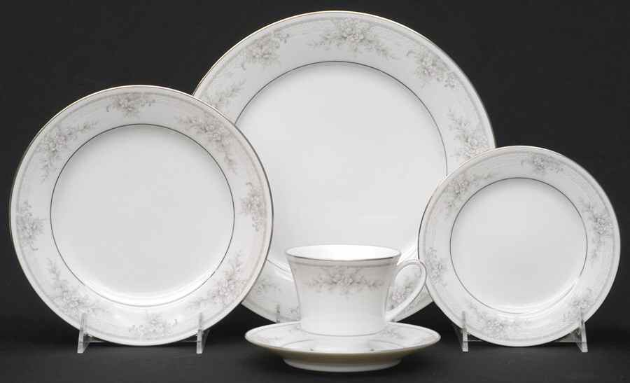 Sweet Leilani 5 Piece Place Setting by Noritake-1