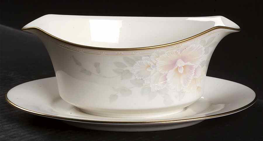 Sweet Surprise Gravy Boat with Attached Underplate by Noritake-1