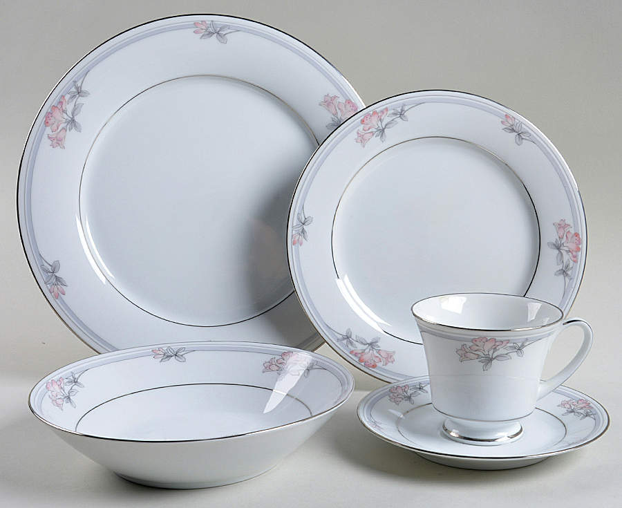 Tarkington 5 Piece Place Setting by Noritake-1