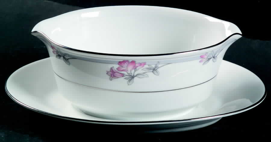 Tarkington Gravy Boat with Attached Underplate by Noritake-1