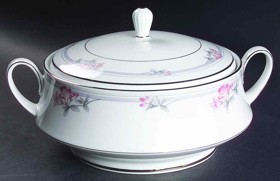 Tarkington Round Covered Vegetable by Noritake-1