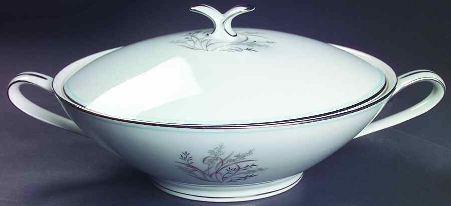 Taryn Round Covered Vegetable by Noritake-1