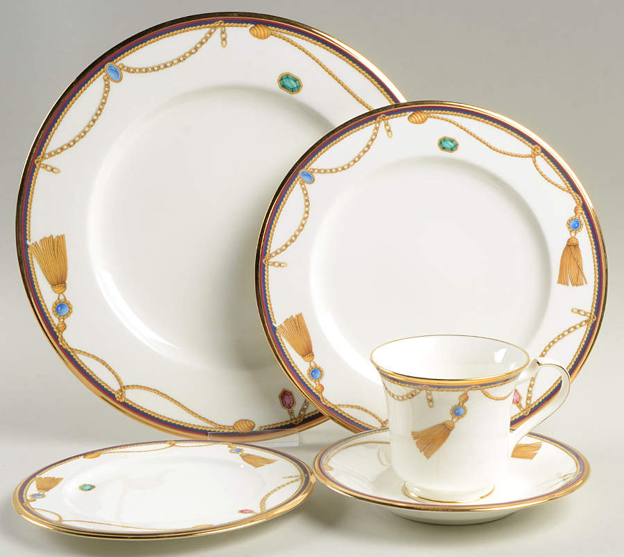 Tassel 40 Piece Estate Set by Noritake-1