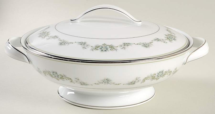 Thea Round Covered Vegetable by Noritake-1